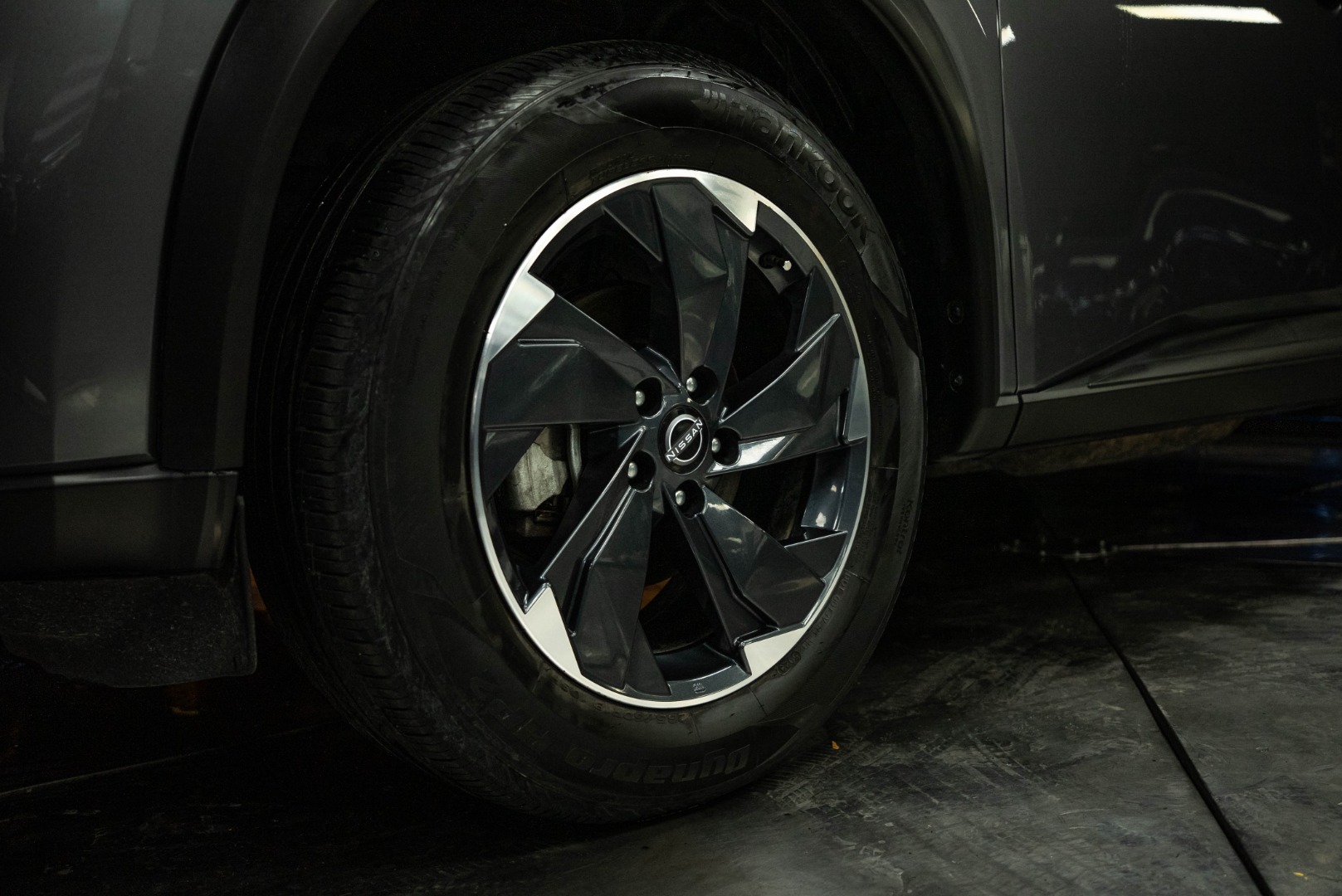 2024 Nissan Rogue SV photo 2