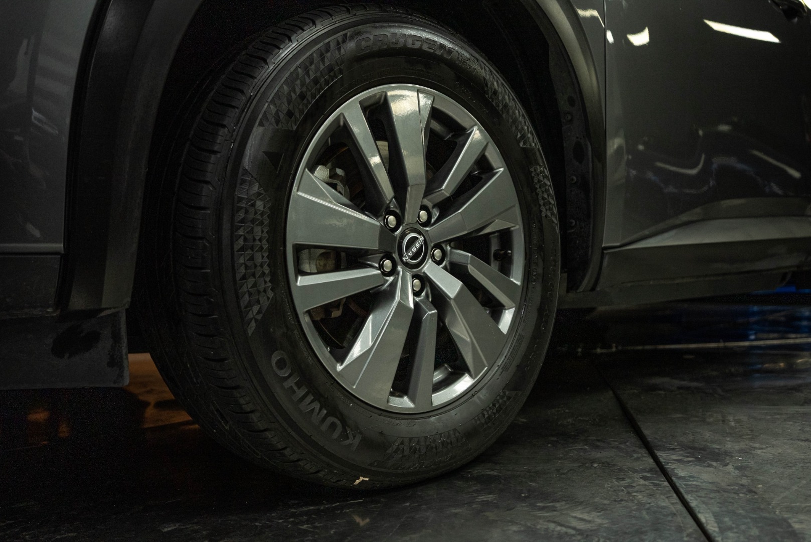 2024 Nissan Pathfinder SV photo 2