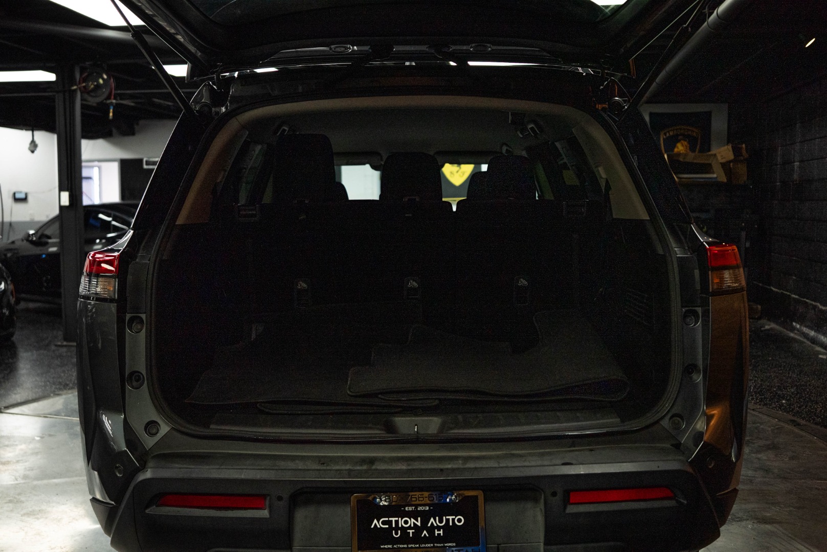 2024 Nissan Pathfinder SV photo 6