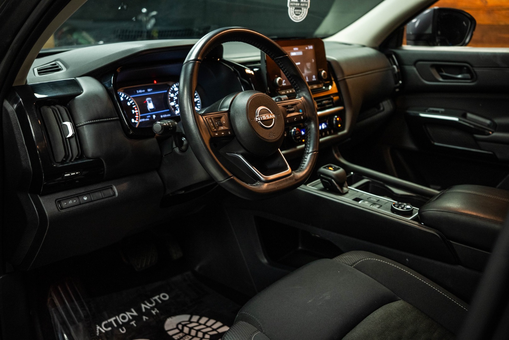 2024 Nissan Pathfinder SV photo 7