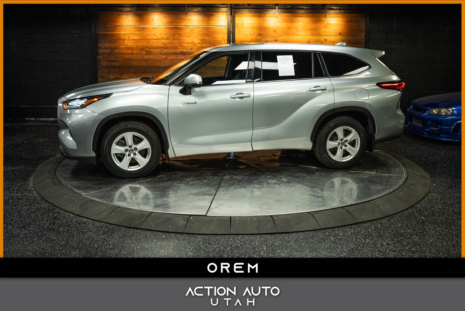 2020 Toyota Highlander LE's photo