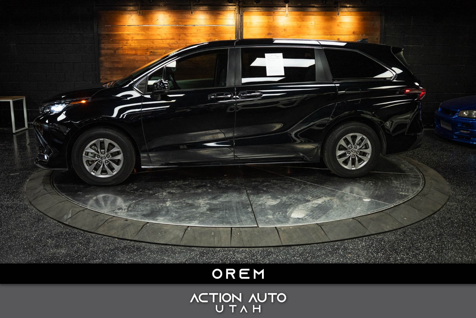 2023 Toyota Sienna XLE's photo