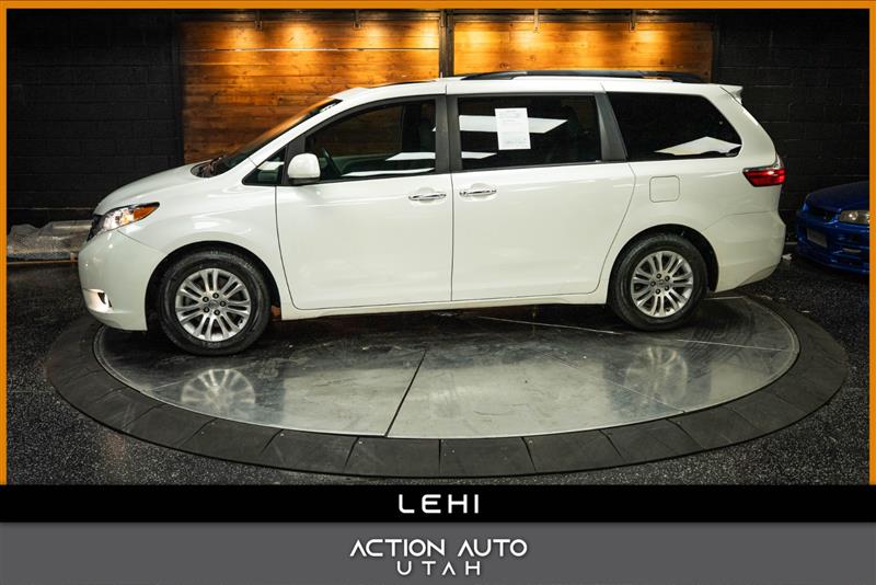 2023 TOYOTA SIENNA