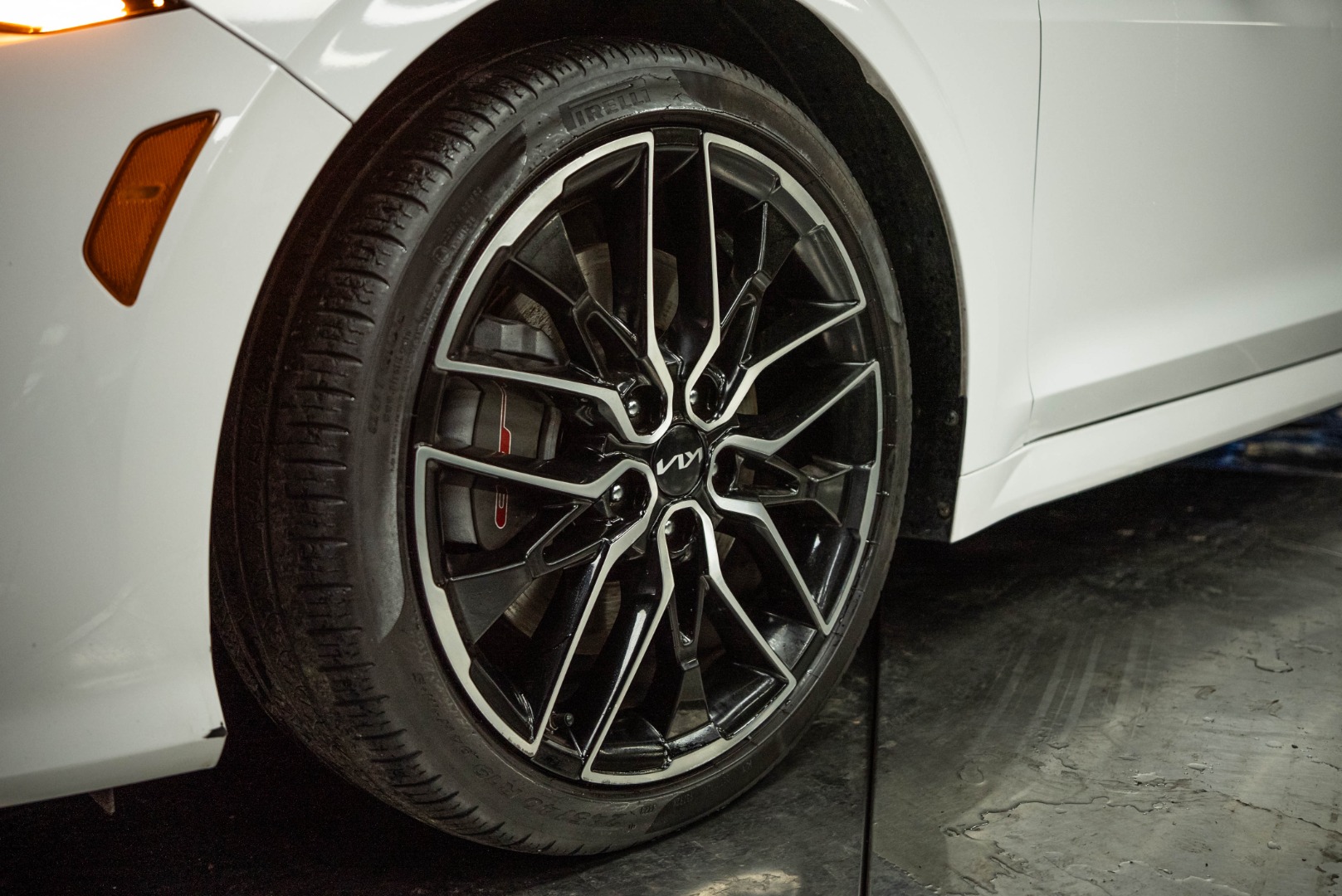 2024 Kia K5 GT photo 2