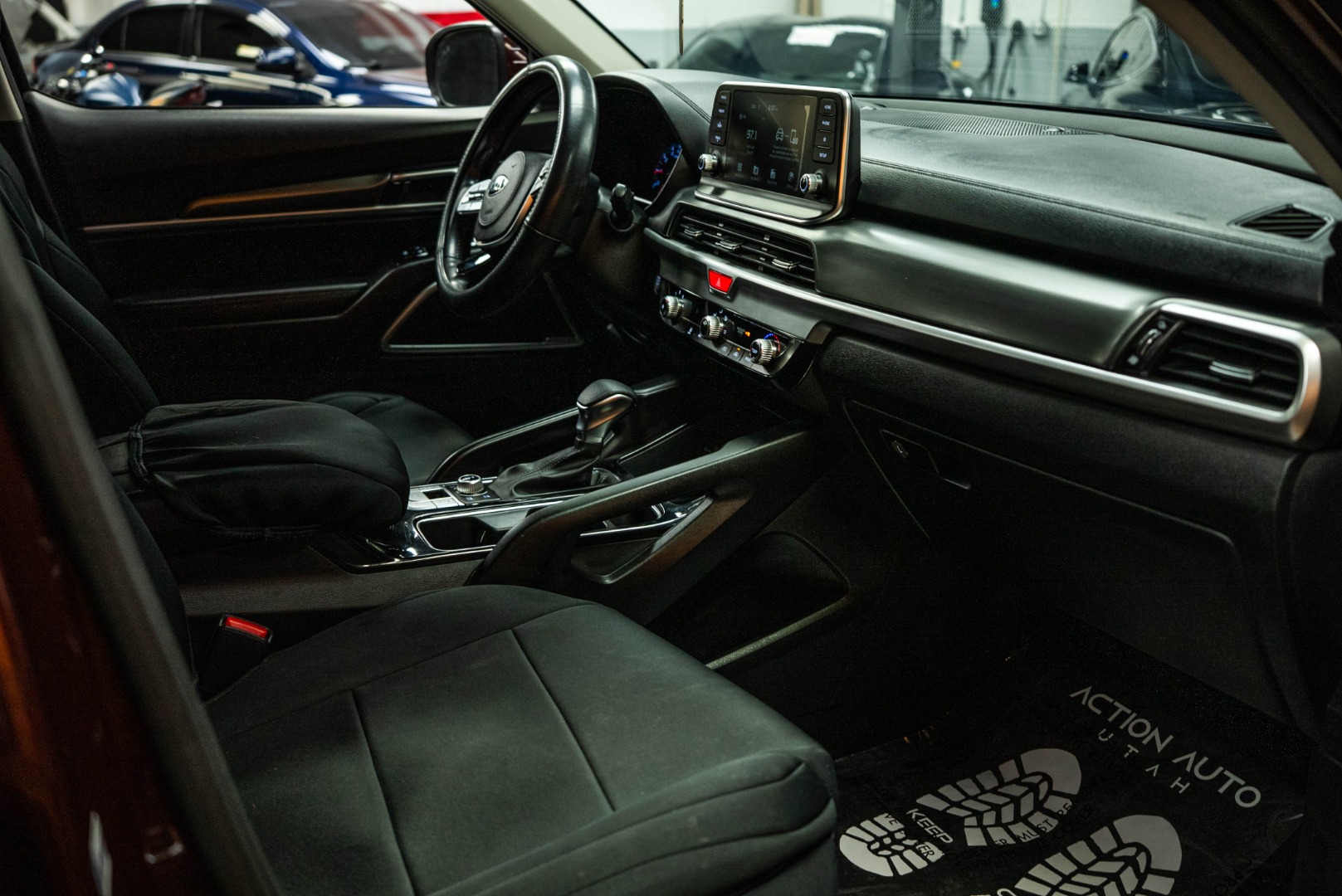 2021 Kia Telluride LX photo 12