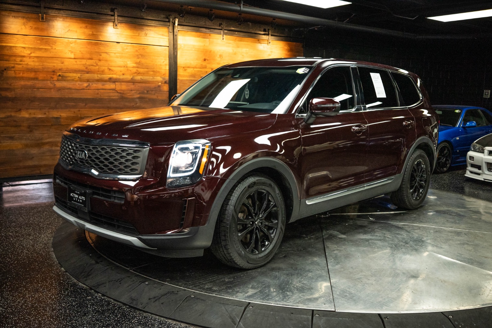 2021 Kia Telluride LX photo 2