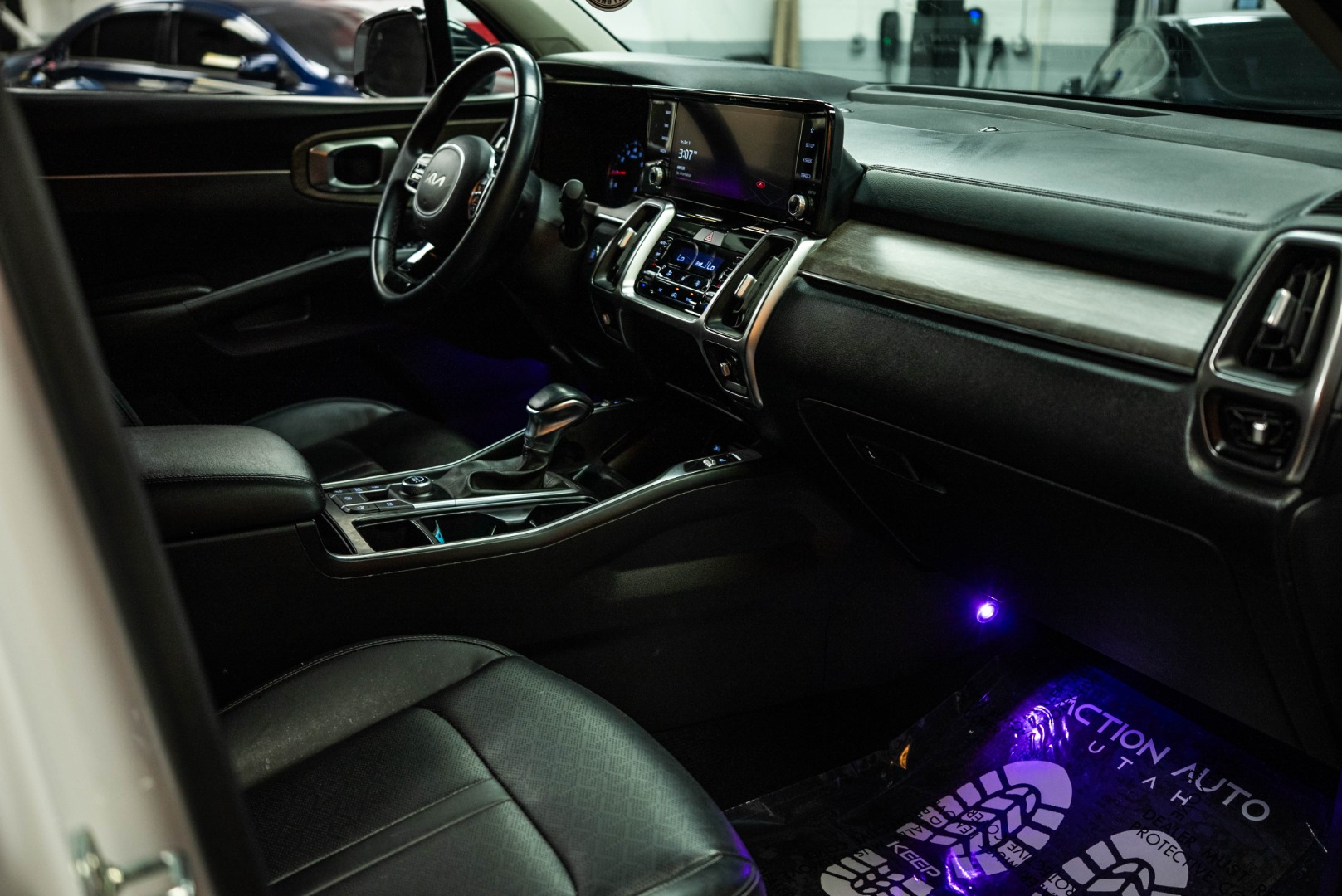 2022 Kia Sorento EX photo 12