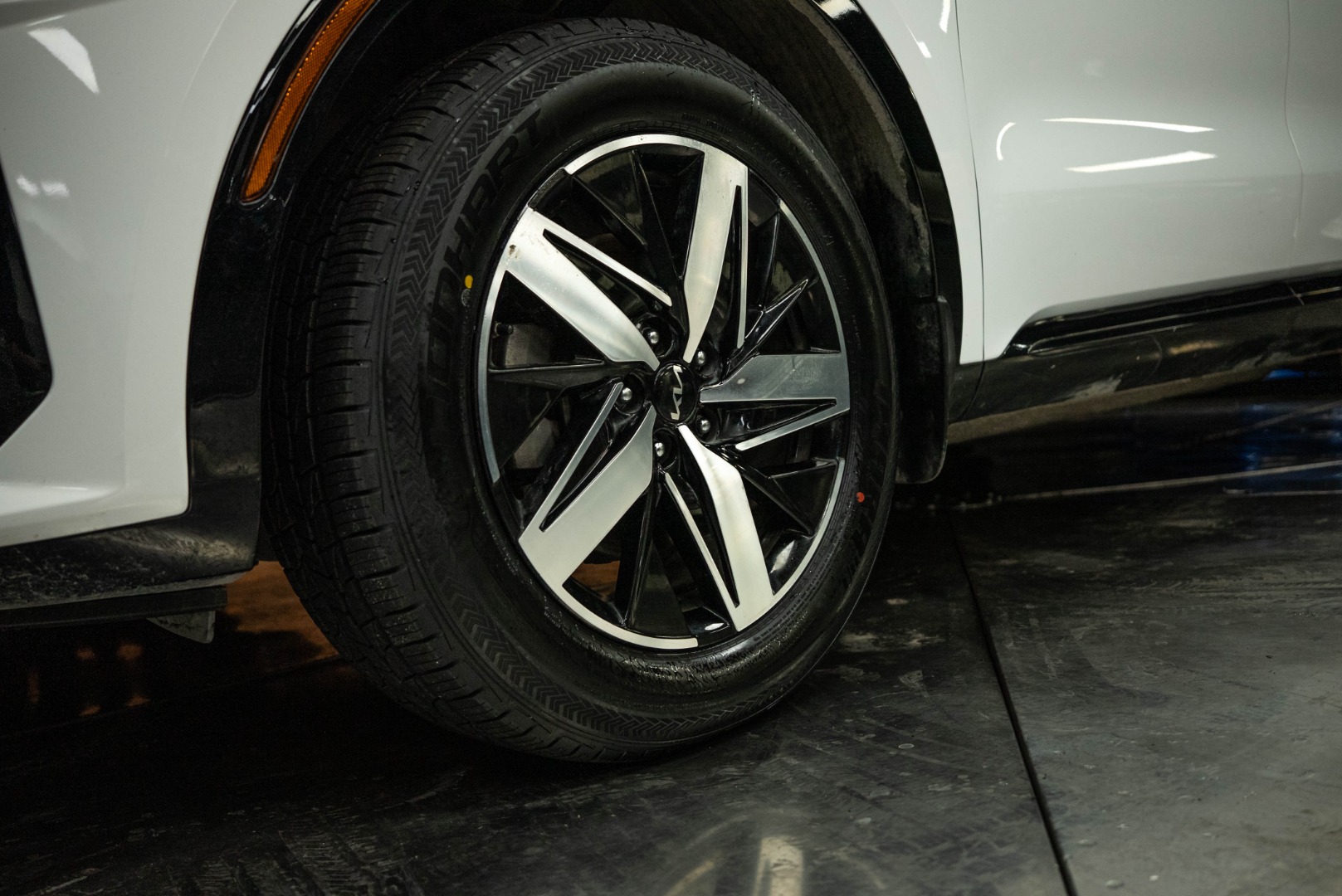 2022 Kia Sorento EX photo 2
