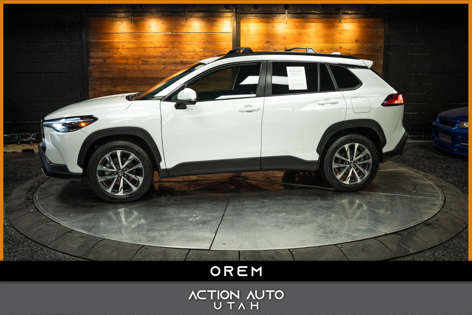 2024 Toyota Corolla Cross XLE's photo