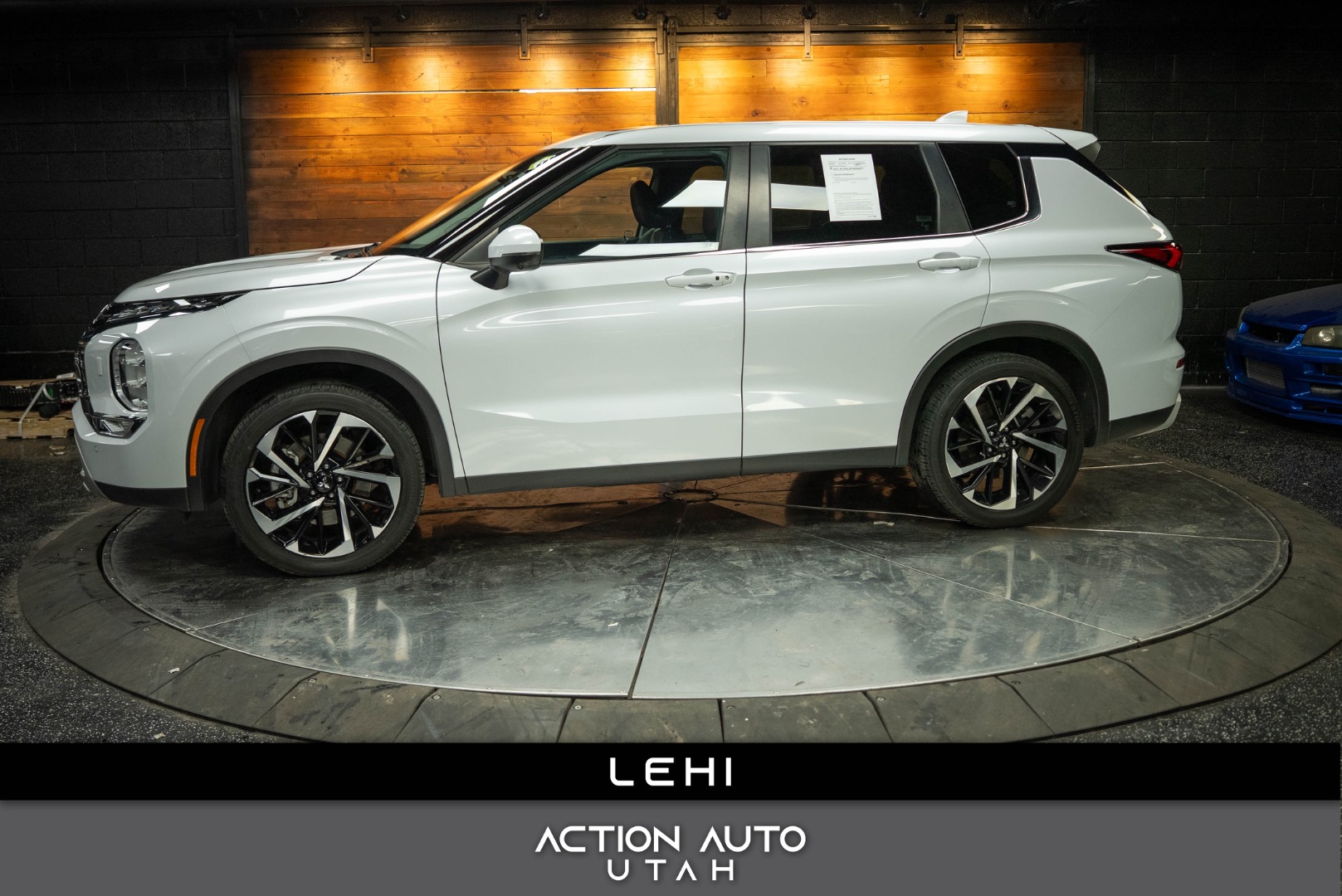 2024 Mitsubishi Outlander SE's photo