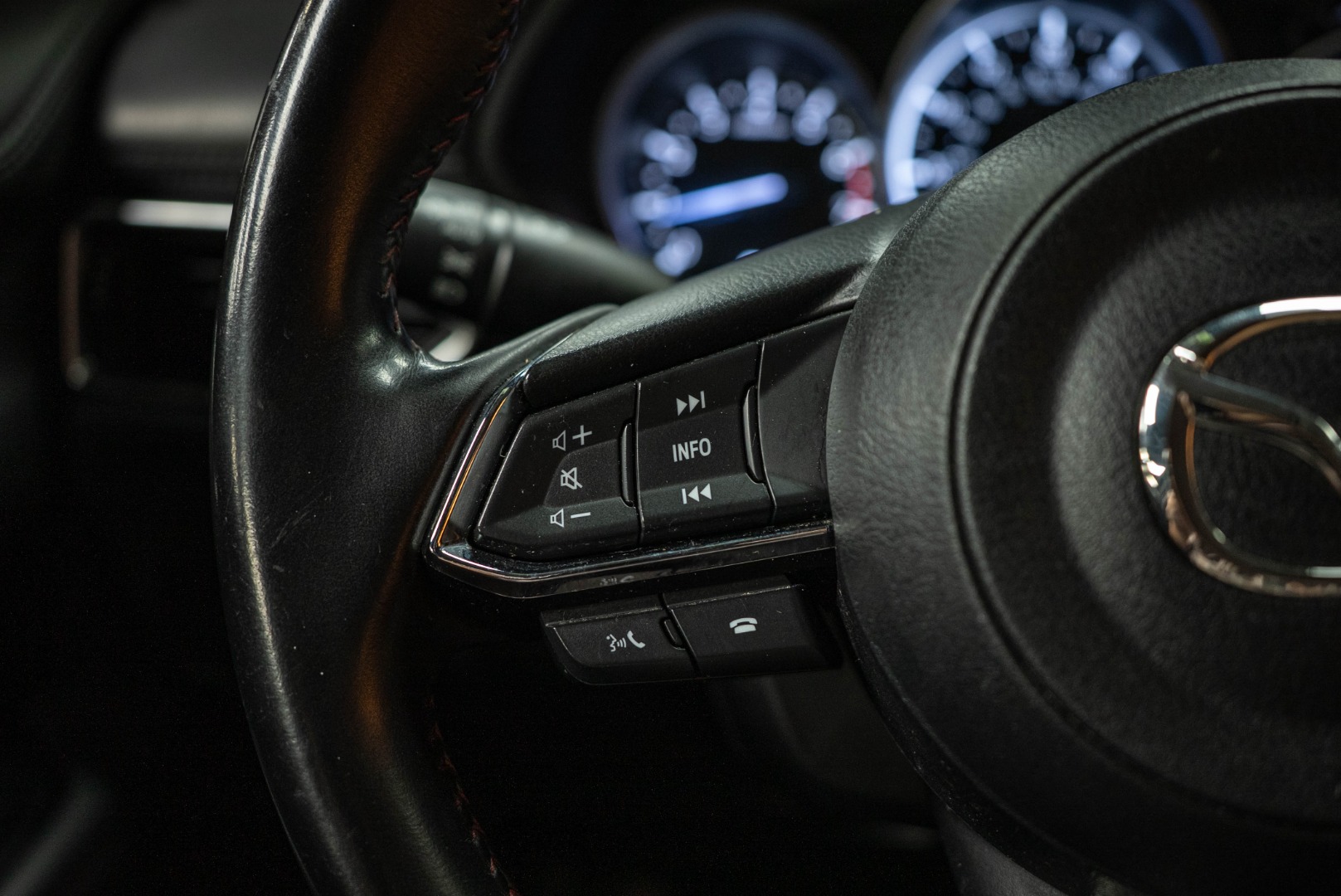 2021 Mazda CX-5 Carbon Turbo photo 25