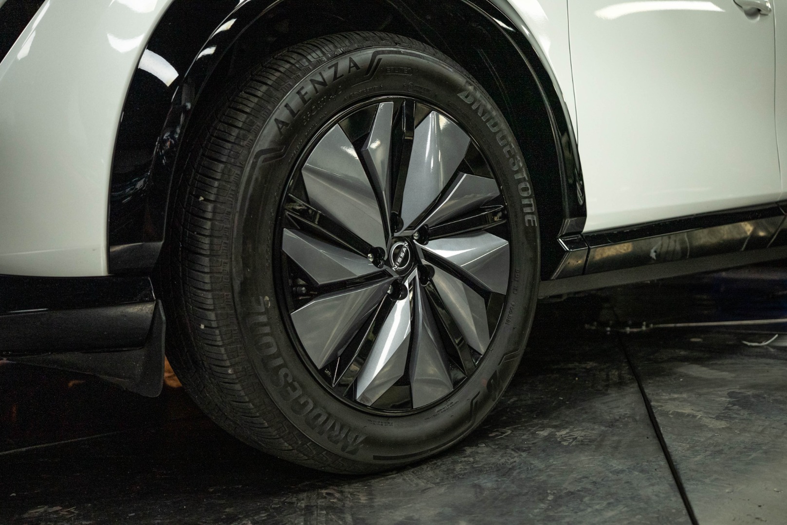 2024 Nissan ARIYA Engage photo 2