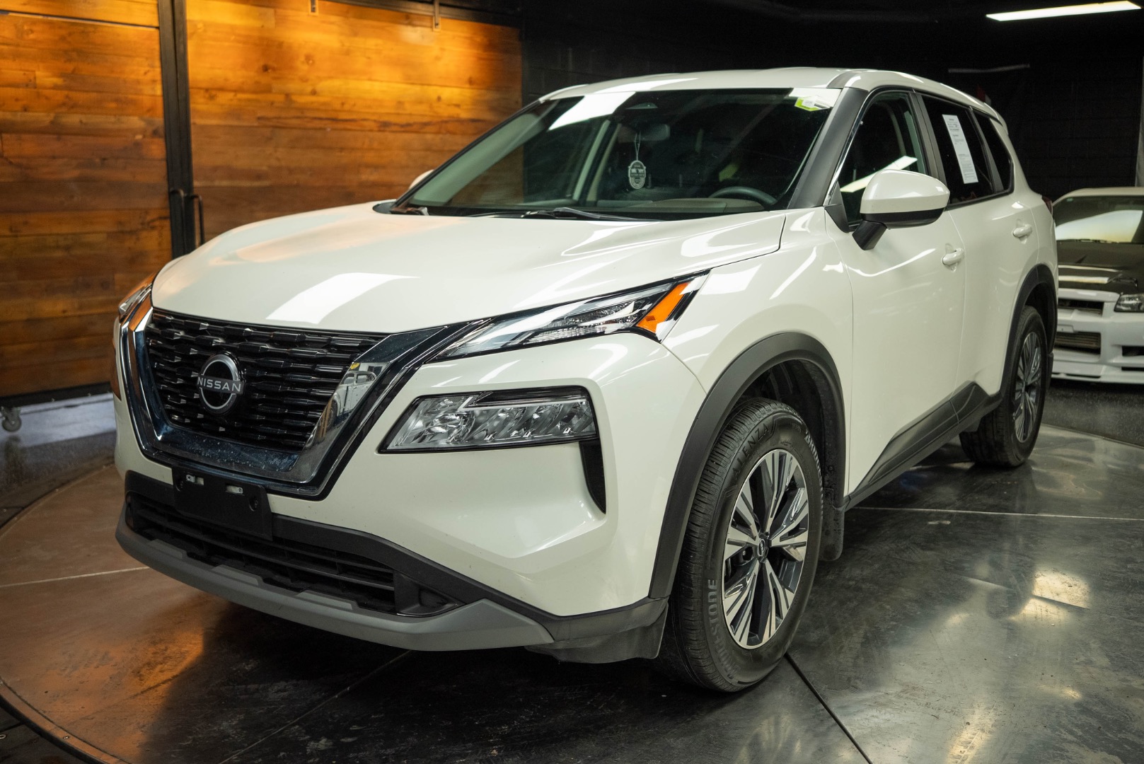 2023 Nissan Rogue SV photo 2