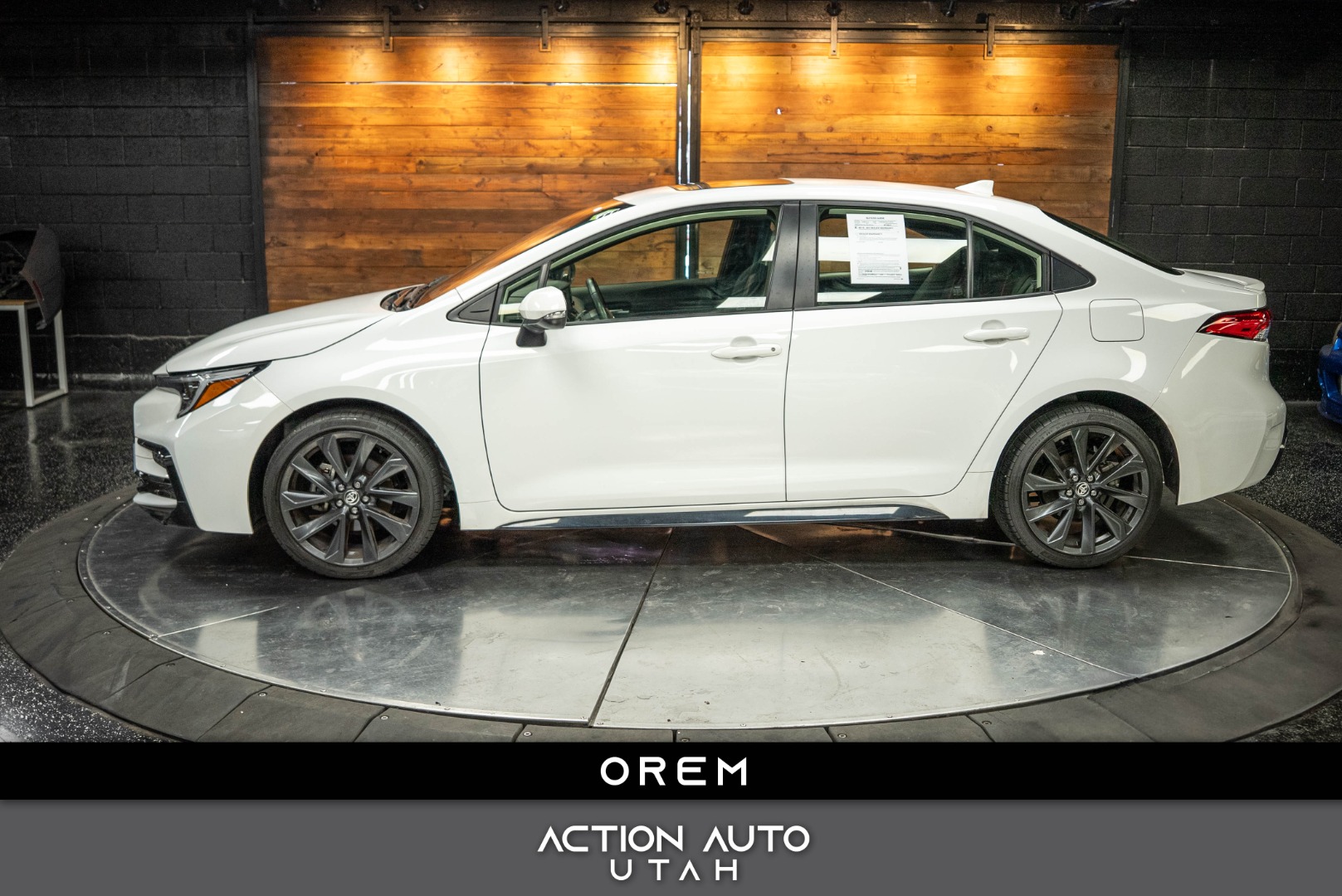 2023 Toyota Corolla SE's photo