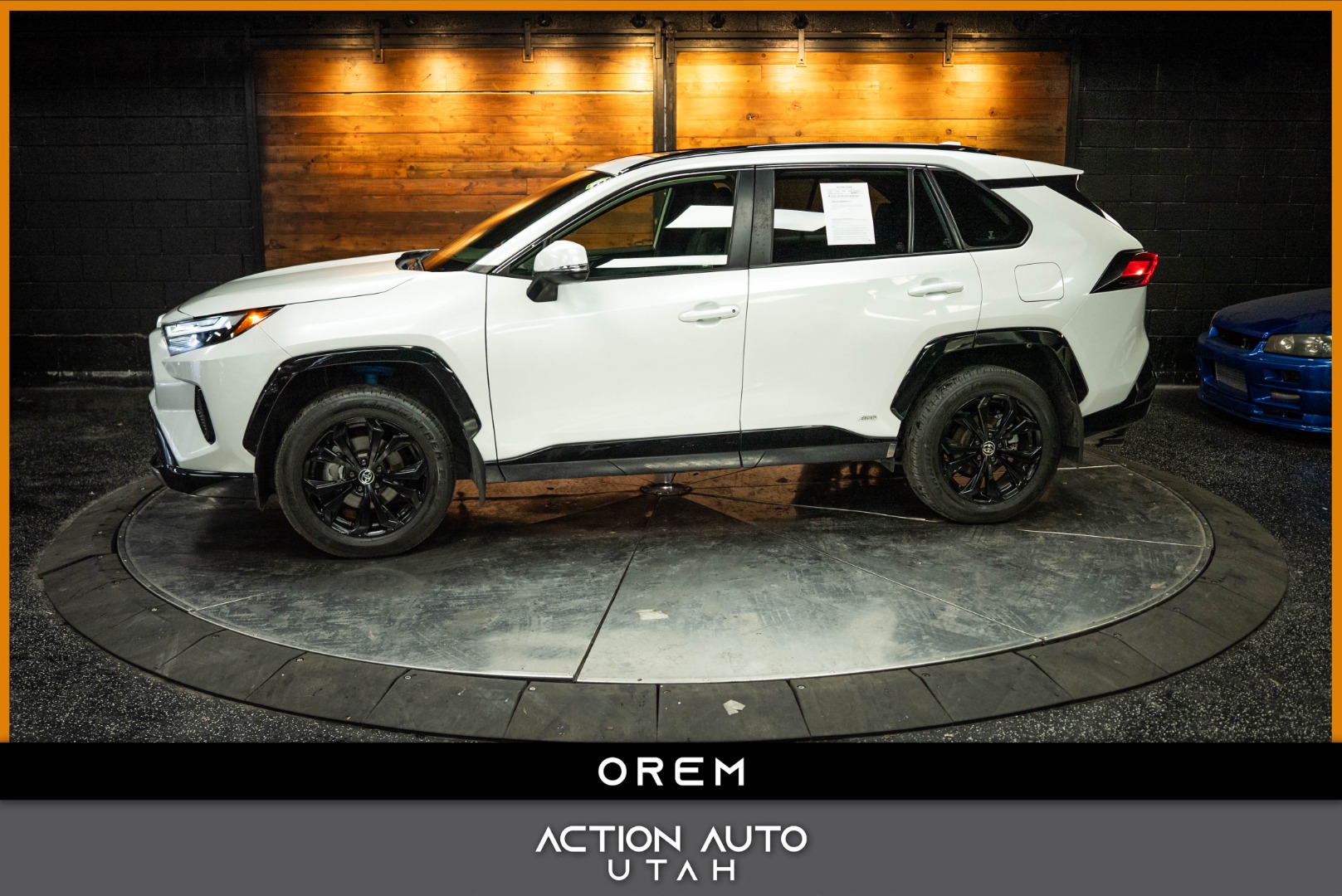 2024 Toyota RAV4 SE's photo