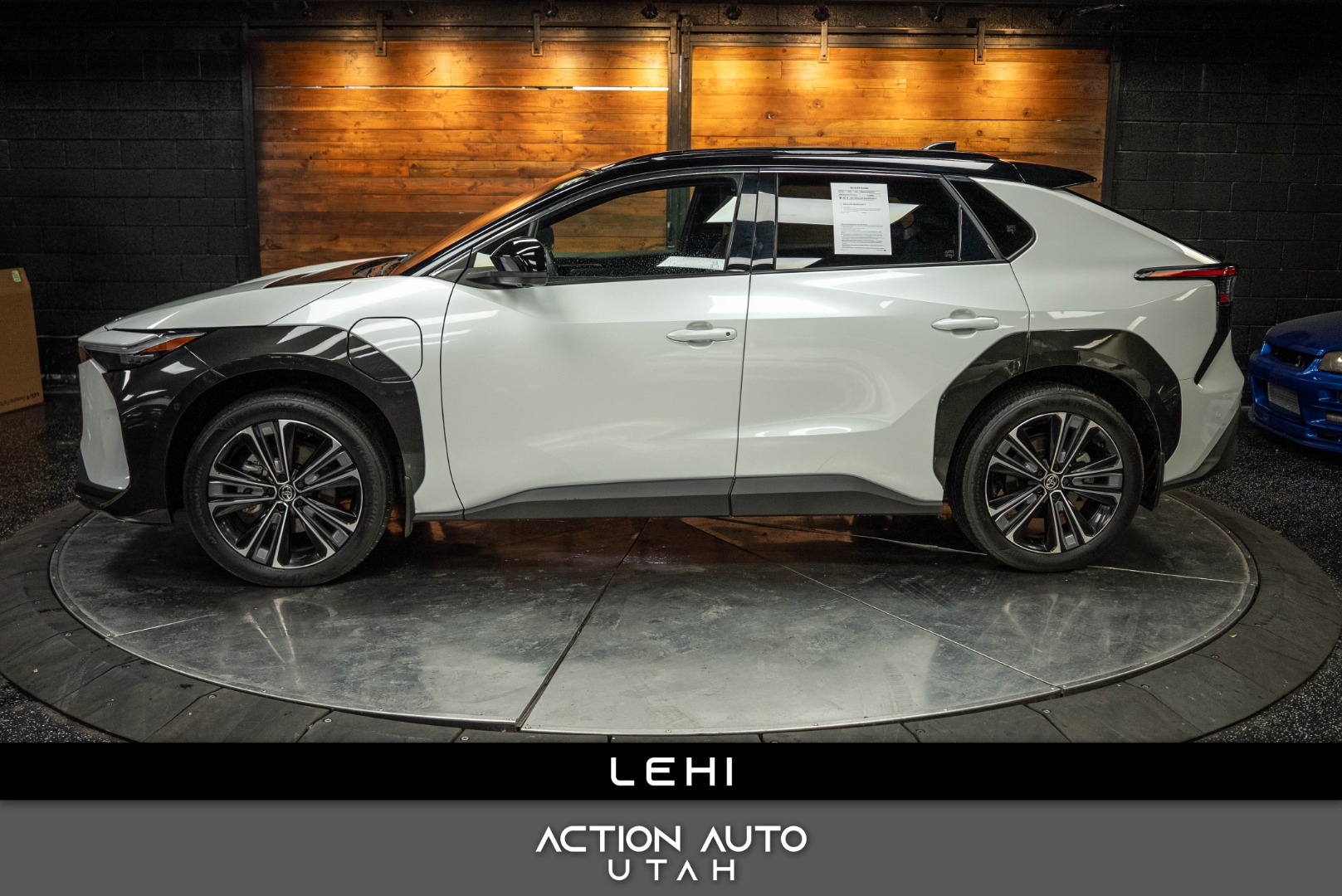 2024 Toyota bZ4X Limited's photo