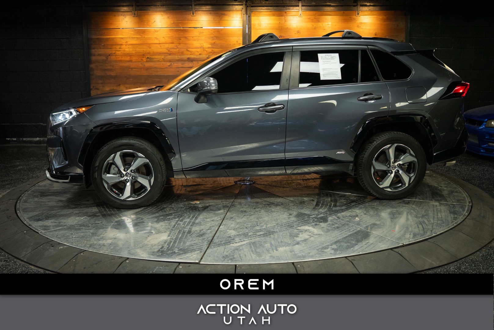 2021 Toyota RAV4 SE's photo