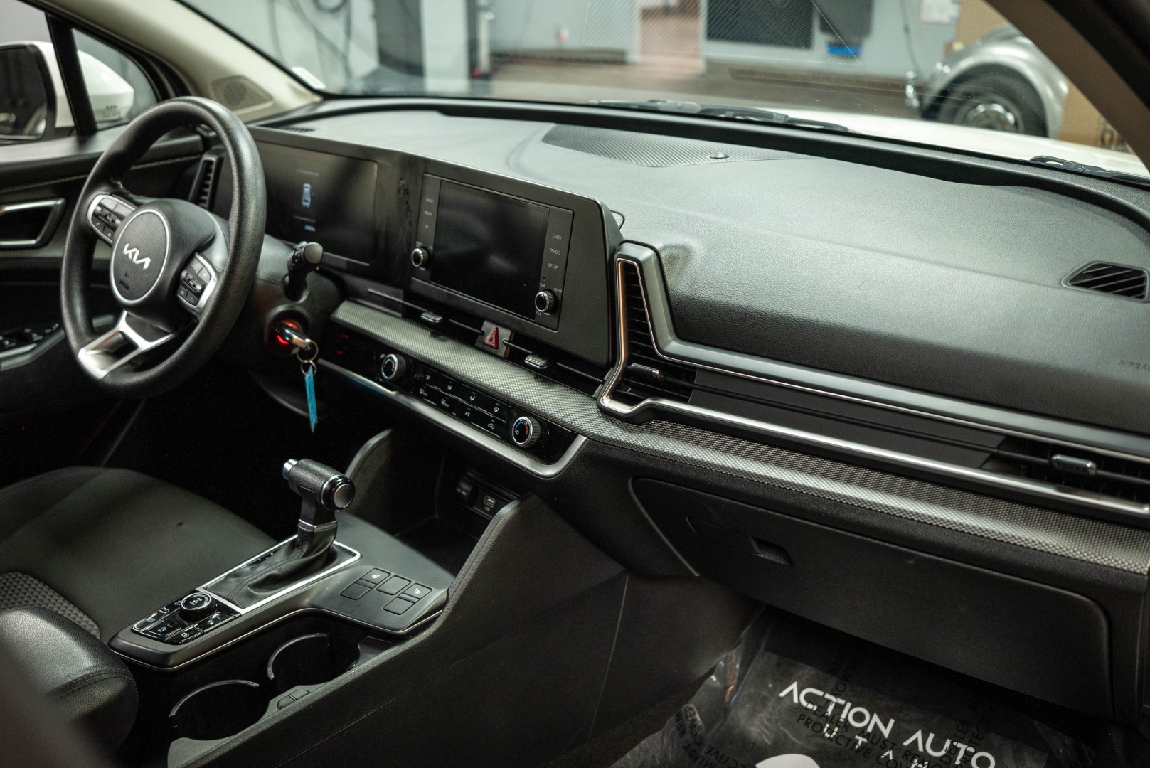 2023 Kia Sportage LX photo 13