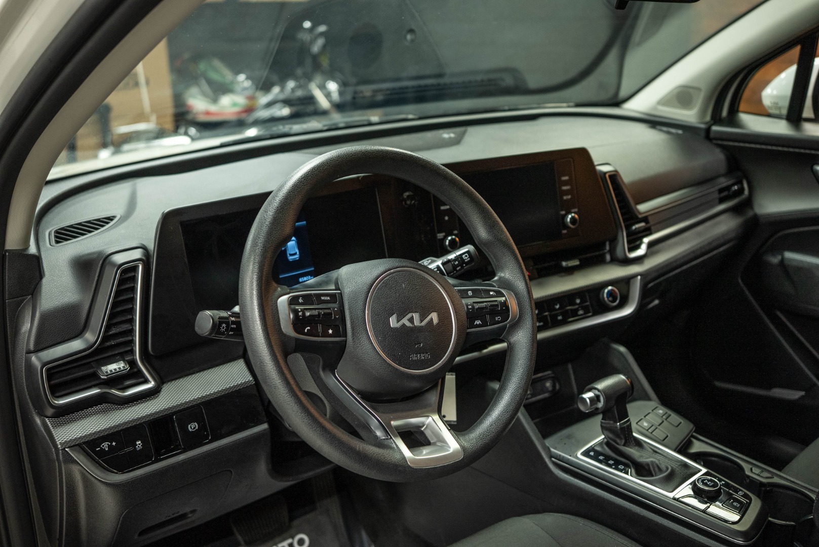 2023 Kia Sportage LX photo 9