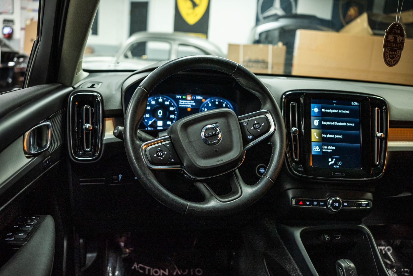 2021 Volvo XC40 Momentum photo 15
