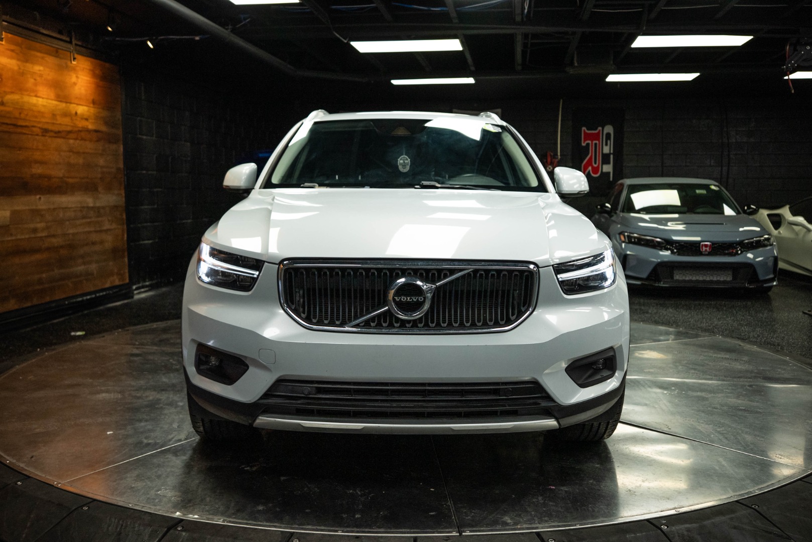 2021 Volvo XC40 Momentum photo 4