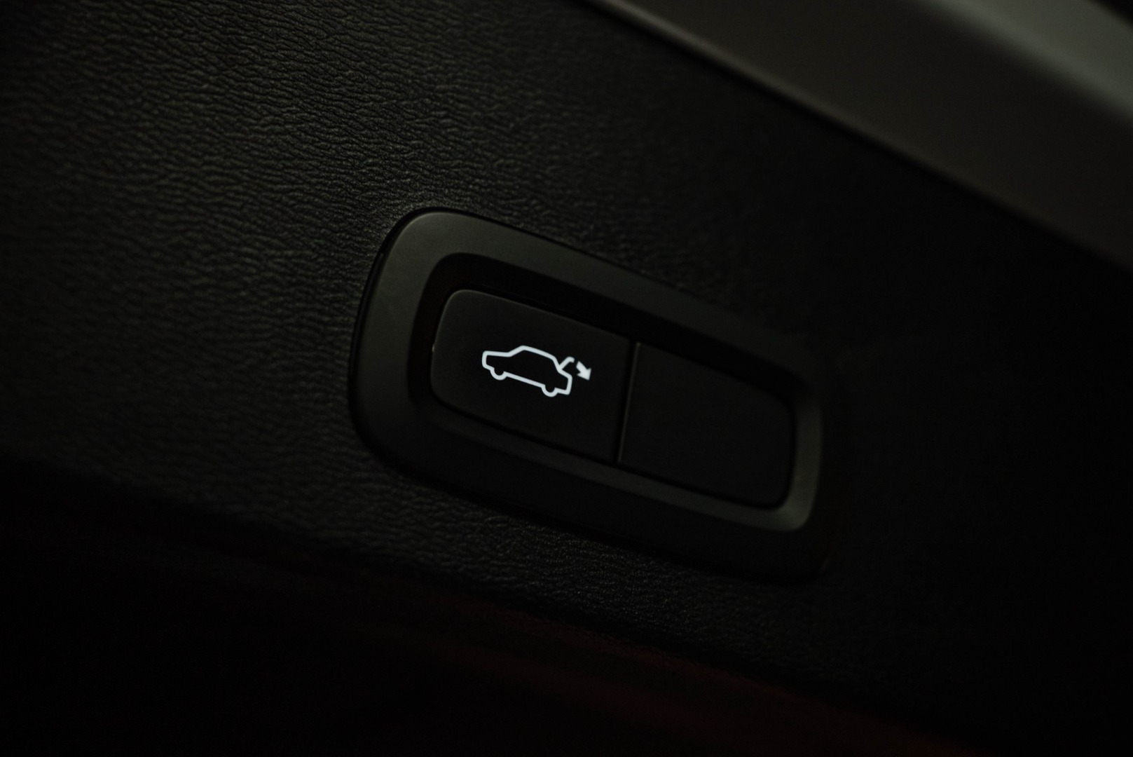 2021 Volvo XC40 Momentum photo 7