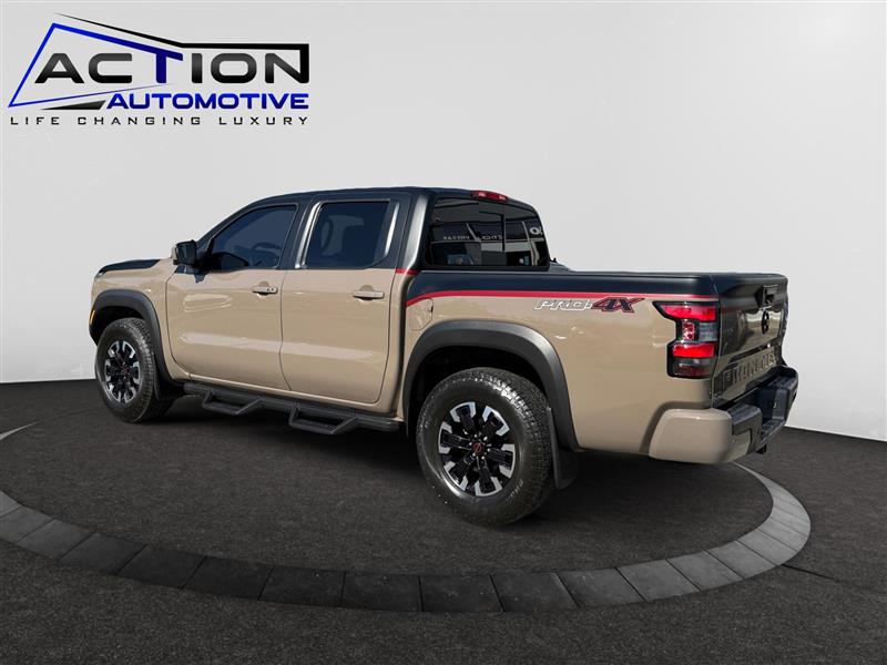2023 Nissan Frontier Crew Cab PRO-4X photo 2