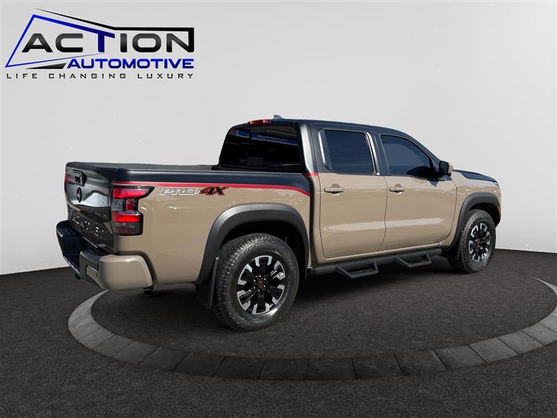 2023 Nissan Frontier Crew Cab PRO-4X photo 4