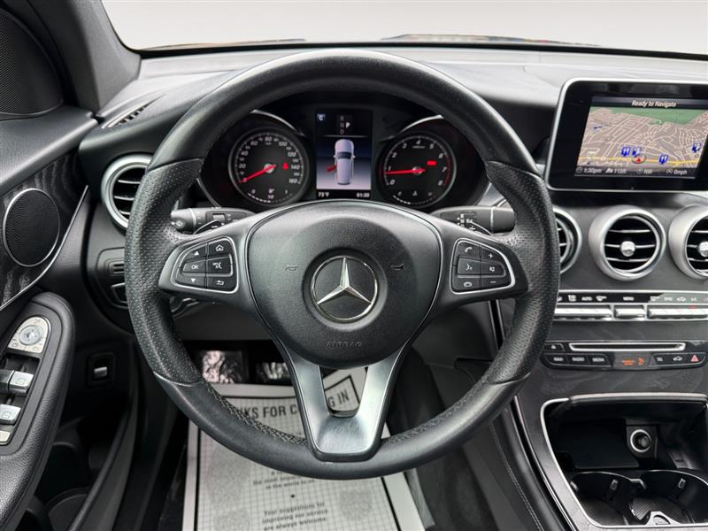 2018 Mercedes Benz GLC 300 photo 12