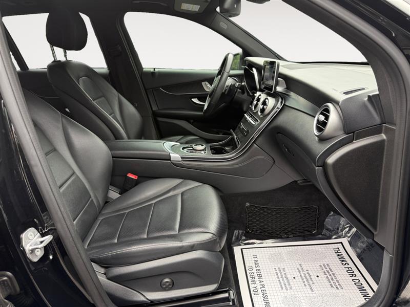2018 Mercedes Benz GLC 300 photo 15