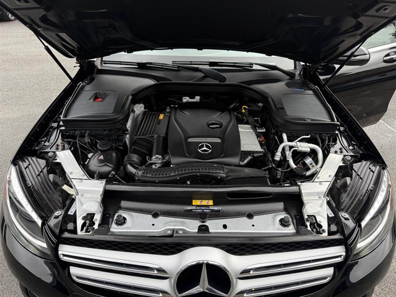 2018 Mercedes Benz GLC 300 photo 17