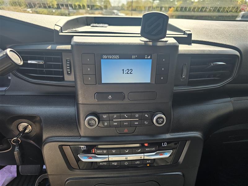 2020 Ford Explorer photo 12