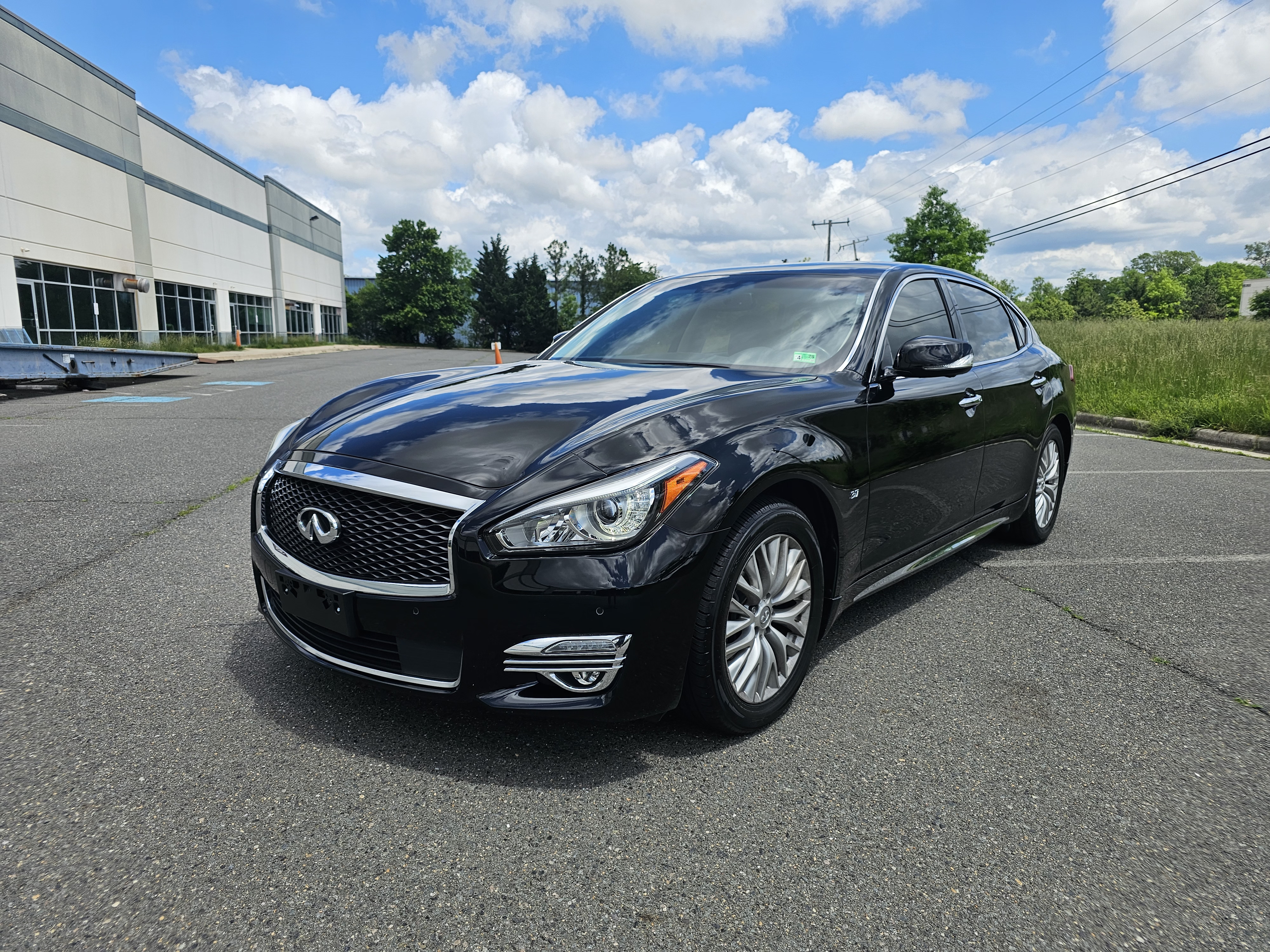2016 INFINITI Q70L