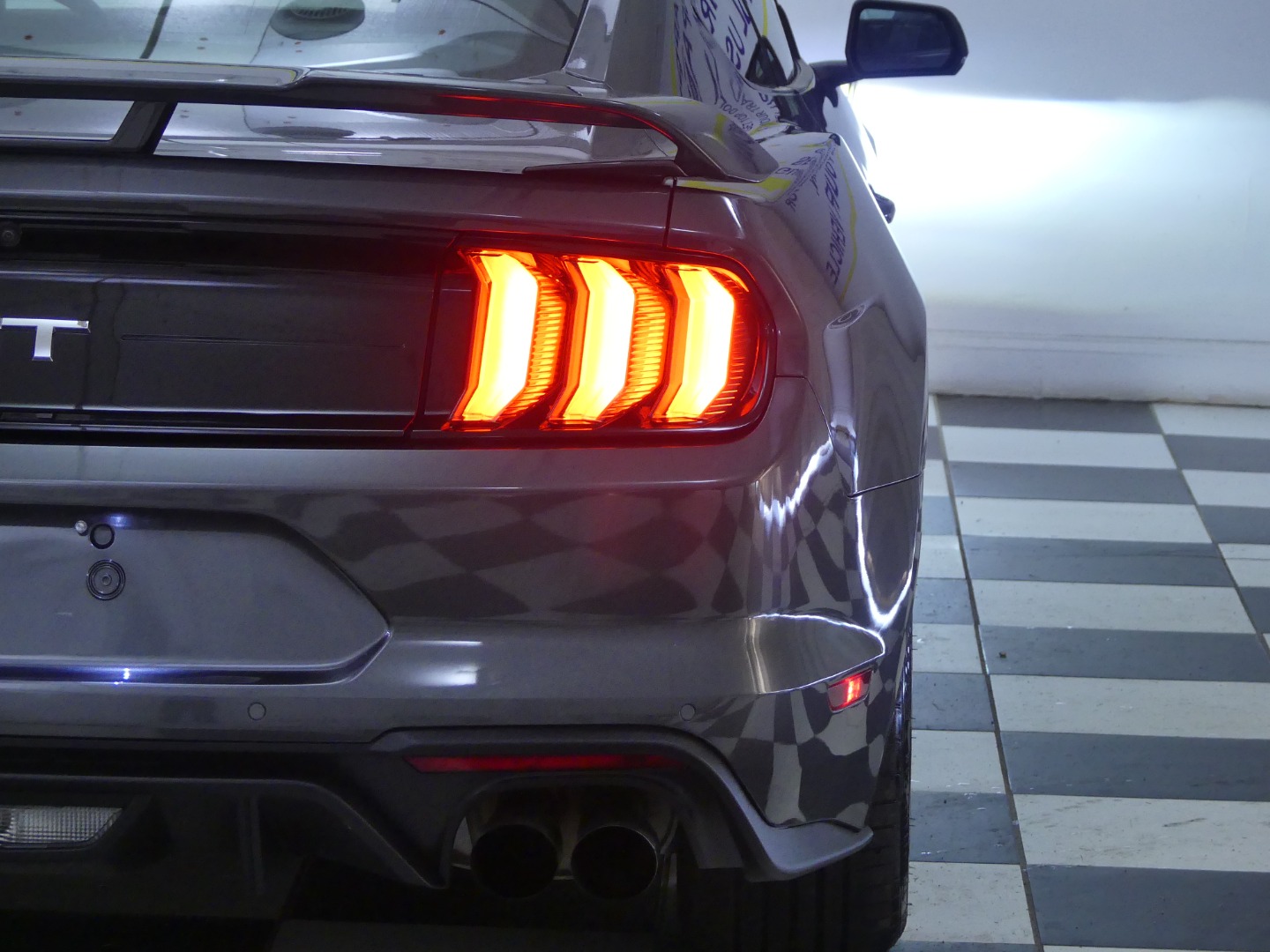 2019 Ford Mustang GT Premium photo 24