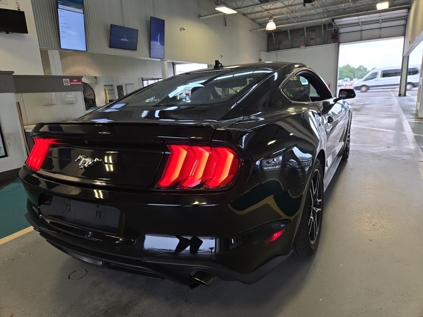 2023 Ford Mustang EcoBoost photo 5