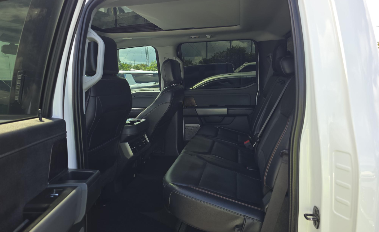 2023 Ford F-250 Lariat photo 11