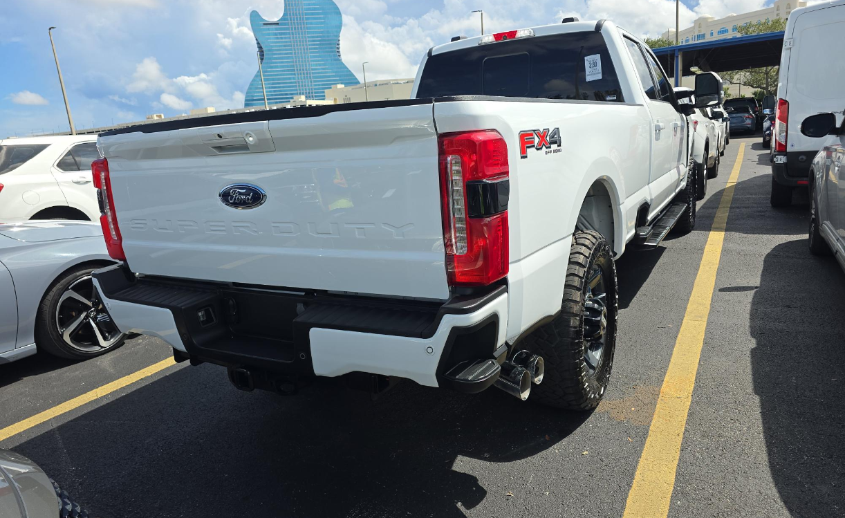 2023 Ford F-250 Lariat photo 4
