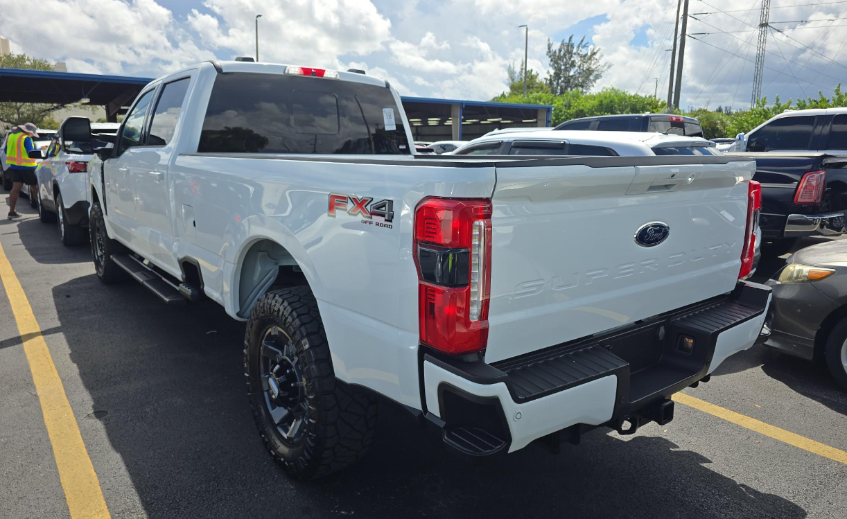 2023 Ford F-250 Lariat photo 5