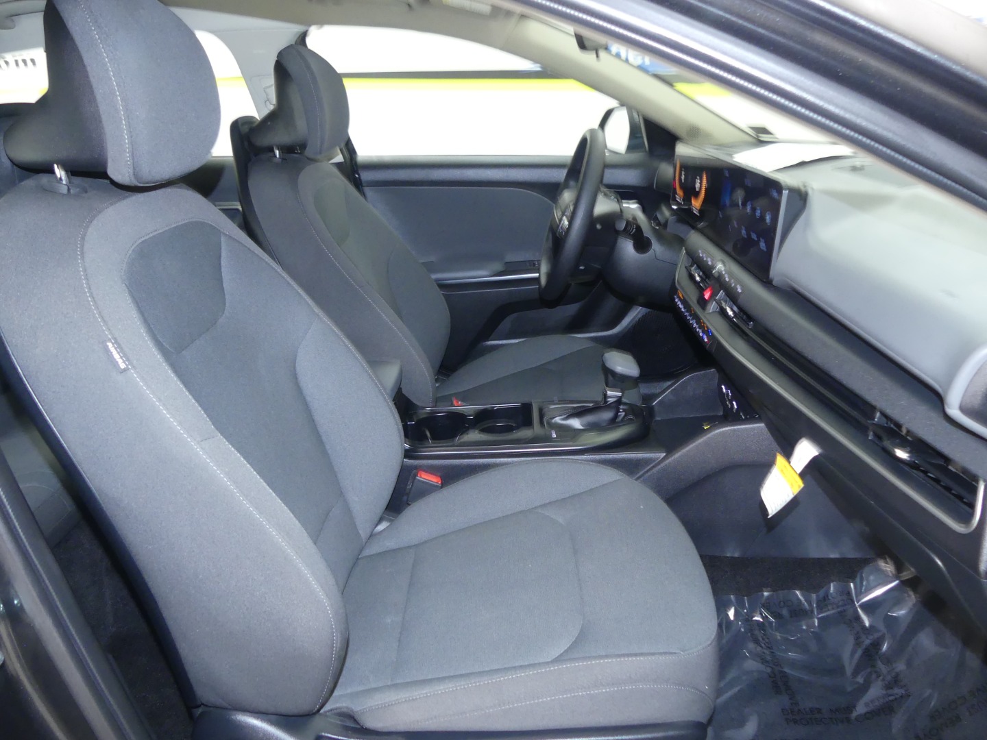 2025 Kia K4 LXS photo 7