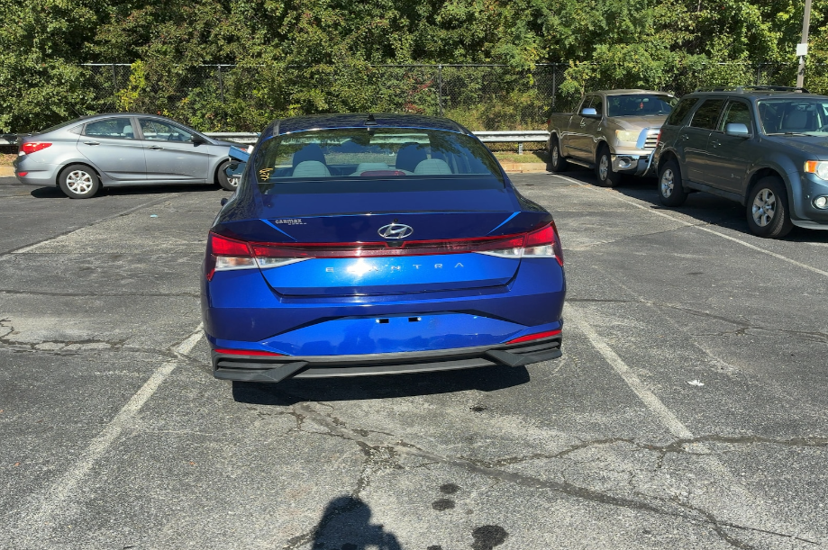 2021 Hyundai Elantra SEL Convenience photo 3