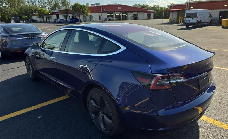 2018 Tesla Model 3 Long Range photo 3