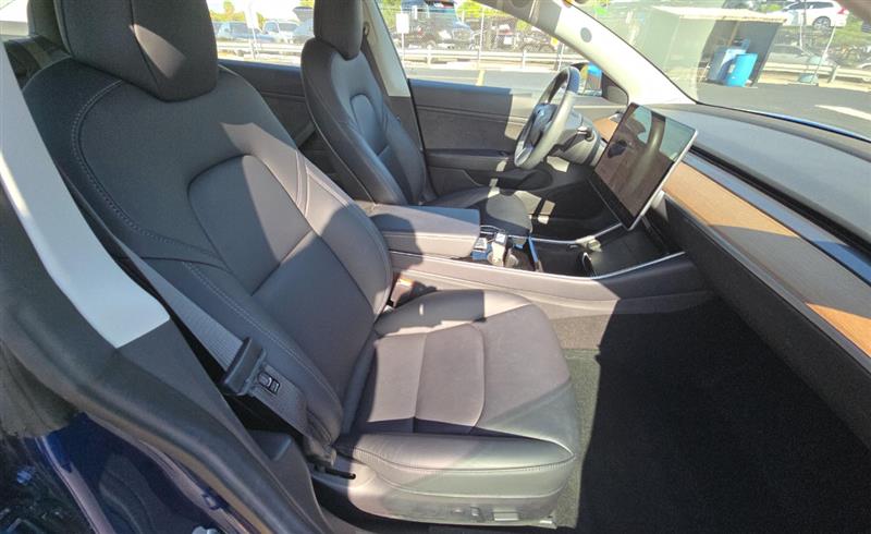 2018 Tesla Model 3 Long Range photo 8