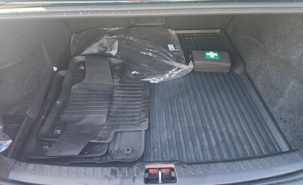 2024 Volvo S60 B5 Plus photo 12