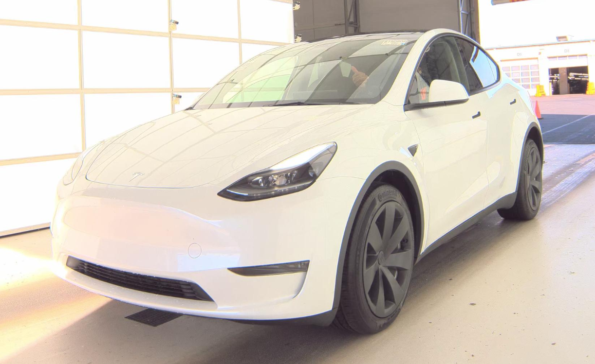 2023 Tesla Model Y Long Range photo 4