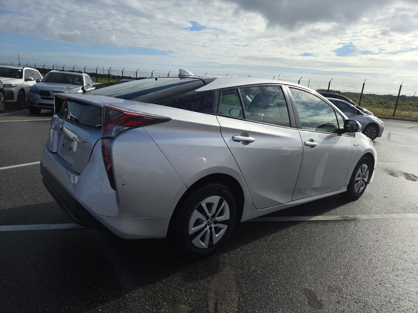 2017 Toyota Prius Two Eco Three Four Touring photo 4