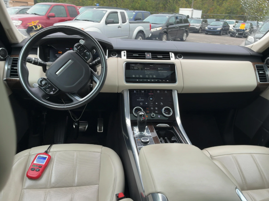 2020 Land Rover Range Rover Sport HSE Dynamic photo 4