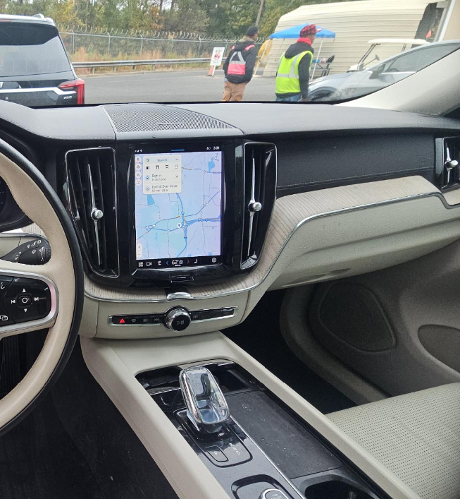 2022 Volvo XC60 Inscription photo 3