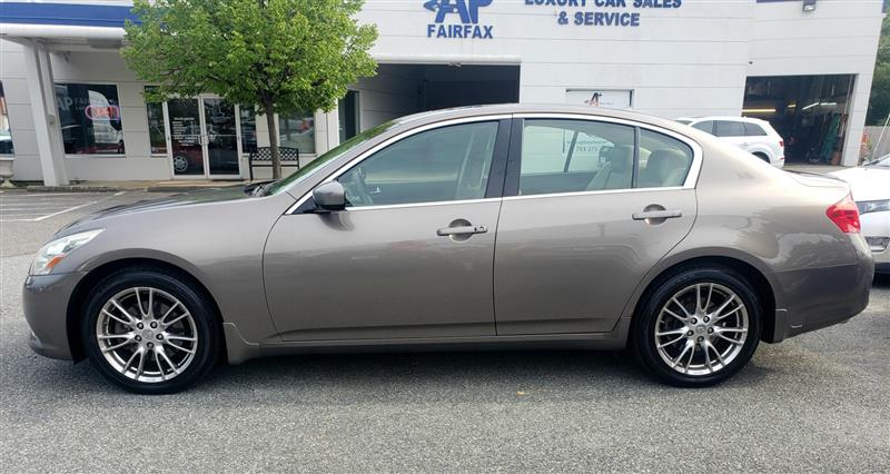 2011 INFINITI G37 SEDAN x