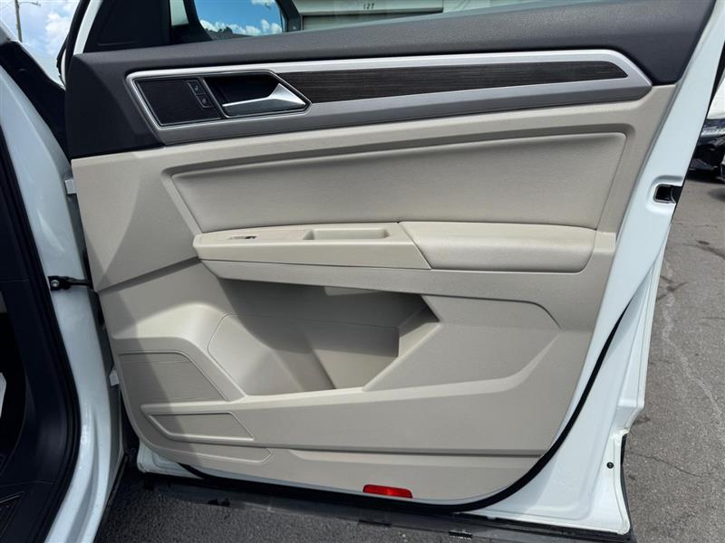 2019 Volkswagen Atlas V6 SEL photo 28
