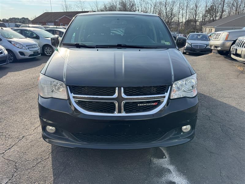 Dodge Grand Caravan's photo